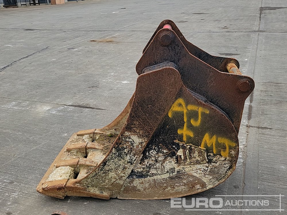 JCB 36" Digging Bucket S70 Hitch to suit 18-33 Ton Excavator - Kauha: kuva JCB 36" Digging Bucket S70 Hitch to suit 18-33 Ton Excavator - Kauha JCB 36" Digging Bucket S70 Hitch to suit 18-33 Ton Excavator - Kauha: kuva JCB 36" Digging Bucket S70 Hitch to suit 18-33 Ton Excavator - Kauha
