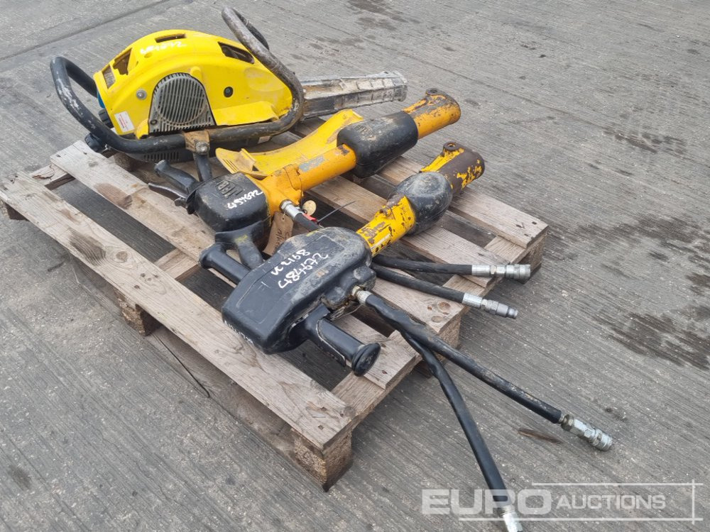 JCB Pneumatic Hand Held Breaker (2 of), Atlas Copco Petrol Hand Held Breaker - Asfaltinlaskija: kuva JCB Pneumatic Hand Held Breaker (2 of), Atlas Copco Petrol Hand Held Breaker - Asfaltinlaskija JCB Pneumatic Hand Held Breaker (2 of), Atlas Copco Petrol Hand Held Breaker - Asfaltinlaskija: kuva JCB Pneumatic Hand Held Breaker (2 of), Atlas Copco Petrol Hand Held Breaker - Asfaltinlaskija