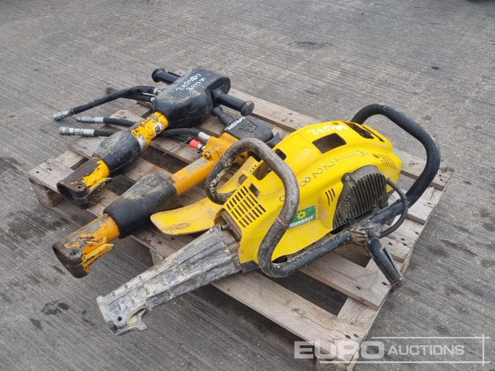 JCB Pneumatic Hand Held Breaker (2 of), Atlas Copco Petrol Hand Held Breaker - Asfaltinlaskija: kuva JCB Pneumatic Hand Held Breaker (2 of), Atlas Copco Petrol Hand Held Breaker - Asfaltinlaskija JCB Pneumatic Hand Held Breaker (2 of), Atlas Copco Petrol Hand Held Breaker - Asfaltinlaskija: kuva JCB Pneumatic Hand Held Breaker (2 of), Atlas Copco Petrol Hand Held Breaker - Asfaltinlaskija