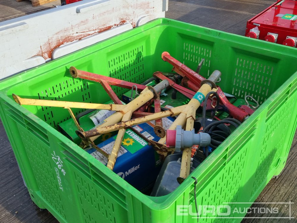 Jack Stands (4 of), 415 Volt Mig Welder (7 of) - Sähkögeneraattori: kuva Jack Stands (4 of), 415 Volt Mig Welder (7 of) - Sähkögeneraattori Jack Stands (4 of), 415 Volt Mig Welder (7 of) - Sähkögeneraattori: kuva Jack Stands (4 of), 415 Volt Mig Welder (7 of) - Sähkögeneraattori