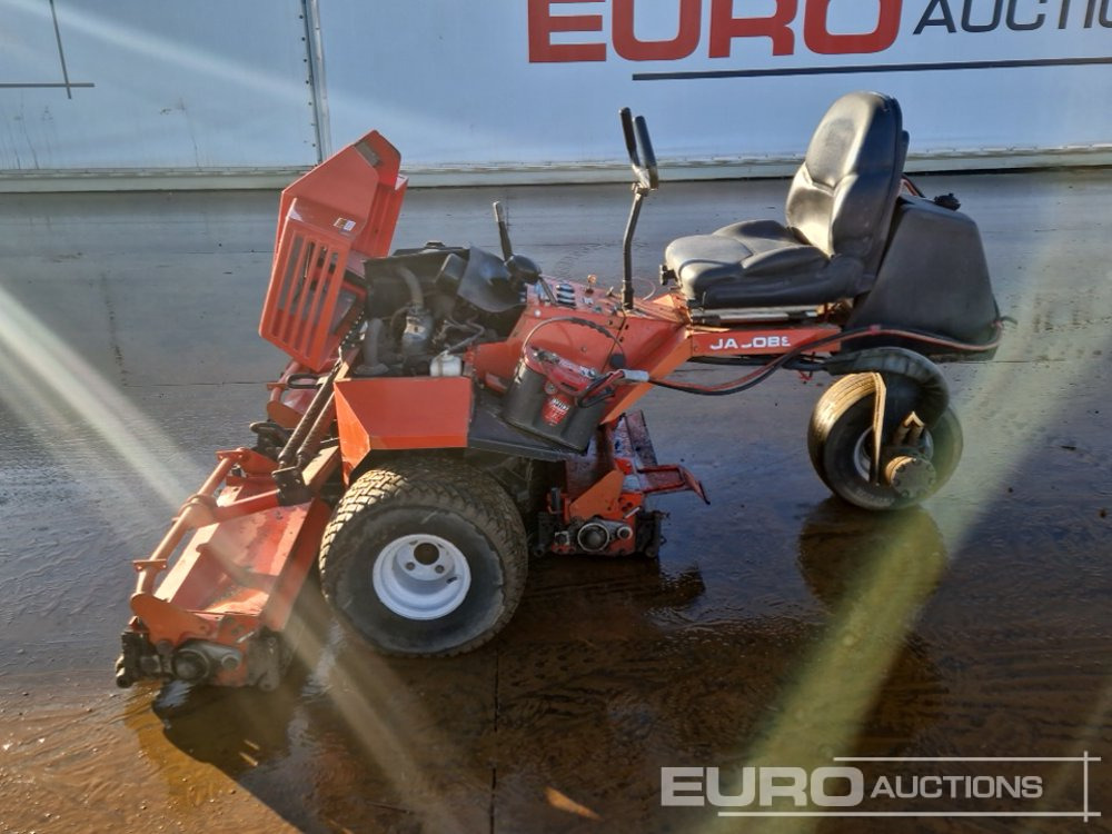 Jacobsen Tri-King 1672D 3 Wheel 3 Gang Ride On Lawnmower - Ruohonleikkuri: kuva Jacobsen Tri-King 1672D 3 Wheel 3 Gang Ride On Lawnmower - Ruohonleikkuri Jacobsen Tri-King 1672D 3 Wheel 3 Gang Ride On Lawnmower - Ruohonleikkuri: kuva Jacobsen Tri-King 1672D 3 Wheel 3 Gang Ride On Lawnmower - Ruohonleikkuri