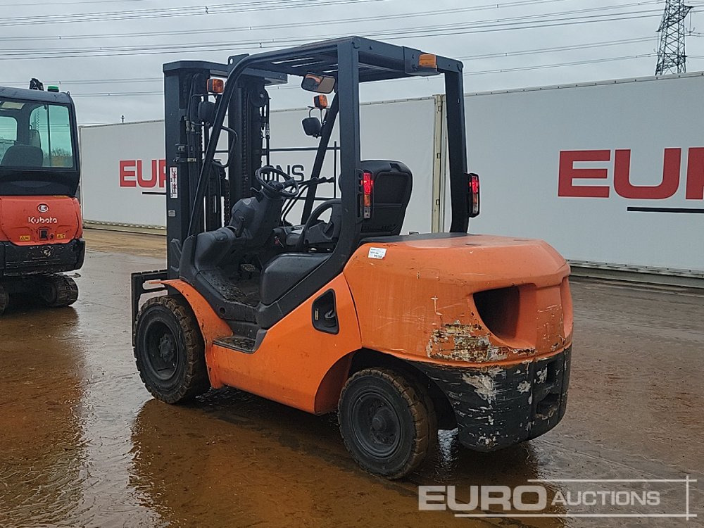 Komatsu FD35AT - Vastapainotrukki: kuva Komatsu FD35AT - Vastapainotrukki Komatsu FD35AT - Vastapainotrukki: kuva Komatsu FD35AT - Vastapainotrukki