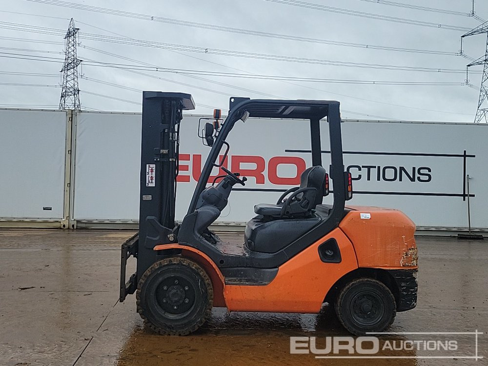 Komatsu FD35AT - Vastapainotrukki: kuva Komatsu FD35AT - Vastapainotrukki Komatsu FD35AT - Vastapainotrukki: kuva Komatsu FD35AT - Vastapainotrukki