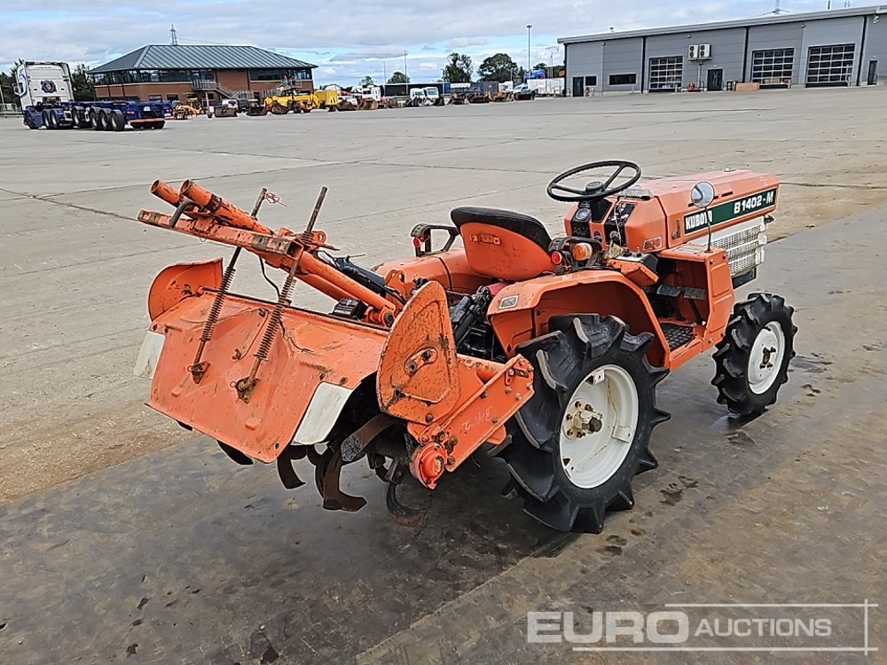 Kubota B1402-M - Pientraktori: kuva Kubota B1402-M - Pientraktori Kubota B1402-M - Pientraktori: kuva Kubota B1402-M - Pientraktori