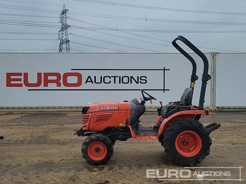 Kubota B2420 - Pientraktori: kuva Kubota B2420 - Pientraktori Kubota B2420 - Pientraktori: kuva Kubota B2420 - Pientraktori