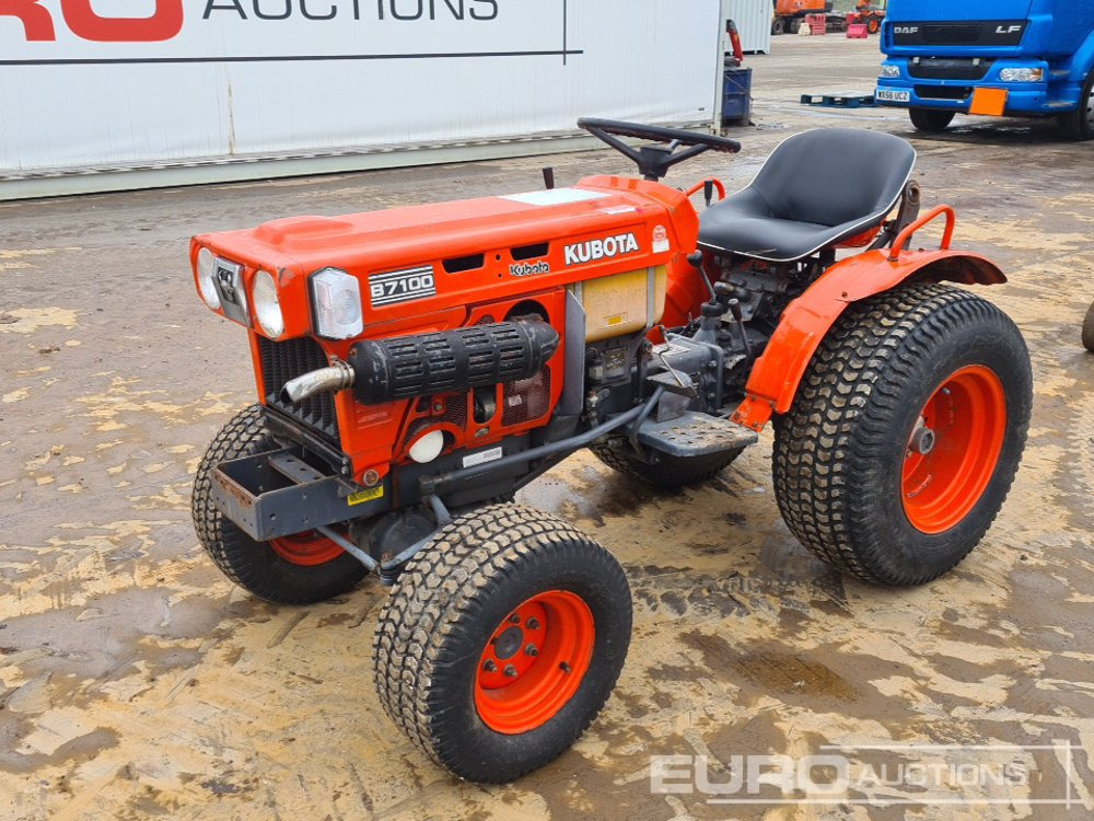 Kubota B7100D - Pientraktori: kuva Kubota B7100D - Pientraktori Kubota B7100D - Pientraktori: kuva Kubota B7100D - Pientraktori