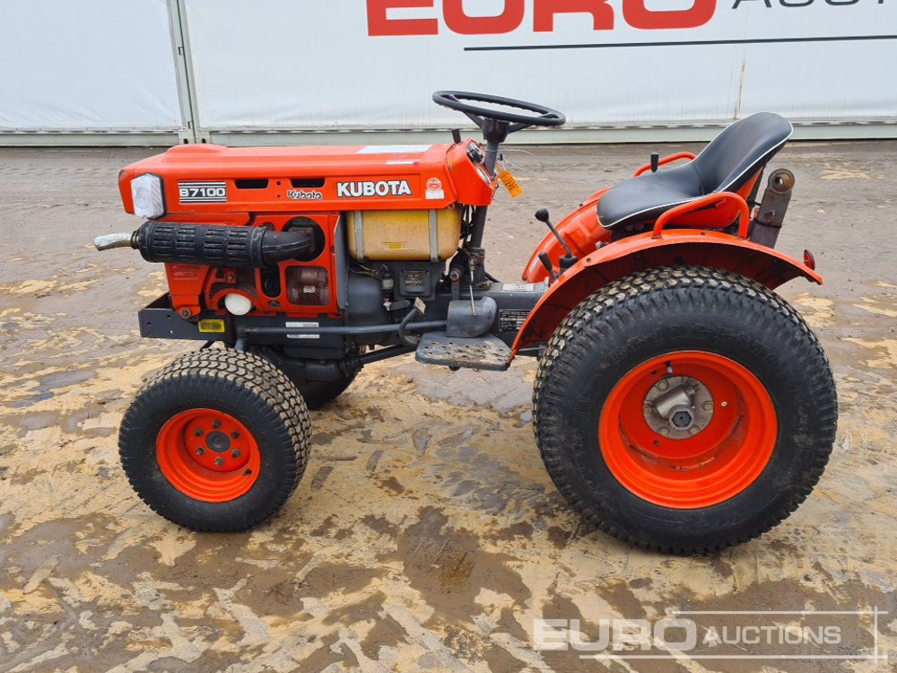 Kubota B7100D - Pientraktori: kuva Kubota B7100D - Pientraktori Kubota B7100D - Pientraktori: kuva Kubota B7100D - Pientraktori