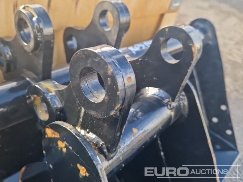 Lisälaitteet - Kaivuri Unused JPC Hydraulic Breaker, 32" Ditching Bucket, 8" Digging Bucket to suit Mini Excavator: kuva Lisälaitteet - Kaivuri Unused JPC Hydraulic Breaker, 32" Ditching Bucket, 8" Digging Bucket to suit Mini Excavator Lisälaitteet - Kaivuri Unused JPC Hydraulic Breaker, 32" Ditching Bucket, 8" Digging Bucket to suit Mini Excavator: kuva Lisälaitteet - Kaivuri Unused JPC Hydraulic Breaker, 32" Ditching Bucket, 8" Digging Bucket to suit Mini Excavator