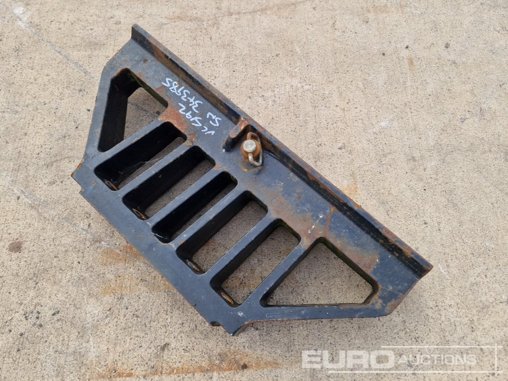 Weight Block Carrier to suit Case Tractor - Maatalouskoneet: kuva Weight Block Carrier to suit Case Tractor - Maatalouskoneet Weight Block Carrier to suit Case Tractor - Maatalouskoneet: kuva Weight Block Carrier to suit Case Tractor - Maatalouskoneet