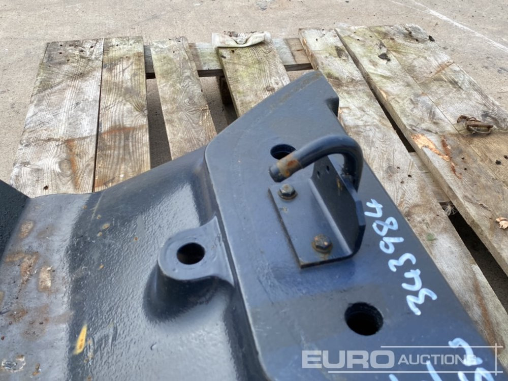 Weight Block Carrier to suit Case Tractor - Maatalouskoneet: kuva Weight Block Carrier to suit Case Tractor - Maatalouskoneet Weight Block Carrier to suit Case Tractor - Maatalouskoneet: kuva Weight Block Carrier to suit Case Tractor - Maatalouskoneet