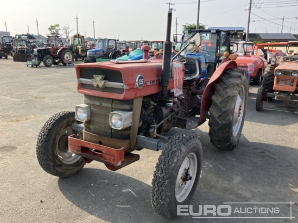 Massey Ferguson 135 - Traktori: kuva Massey Ferguson 135 - Traktori Massey Ferguson 135 - Traktori: kuva Massey Ferguson 135 - Traktori