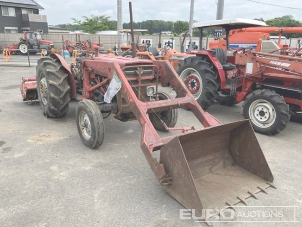 Massey Ferguson 135 - Traktori: kuva Massey Ferguson 135 - Traktori Massey Ferguson 135 - Traktori: kuva Massey Ferguson 135 - Traktori