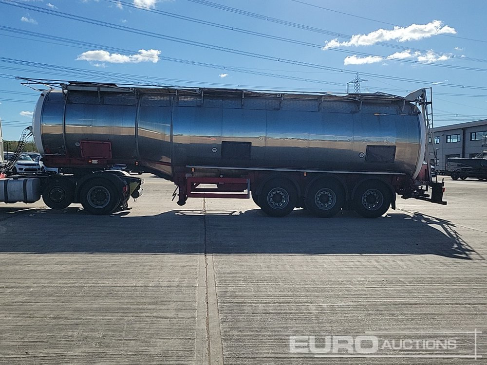 Melton 40,000 Litre Tri Axle Tanker Trailer - Säiliöpuoliperävaunu: kuva Melton 40,000 Litre Tri Axle Tanker Trailer - Säiliöpuoliperävaunu Melton 40,000 Litre Tri Axle Tanker Trailer - Säiliöpuoliperävaunu: kuva Melton 40,000 Litre Tri Axle Tanker Trailer - Säiliöpuoliperävaunu