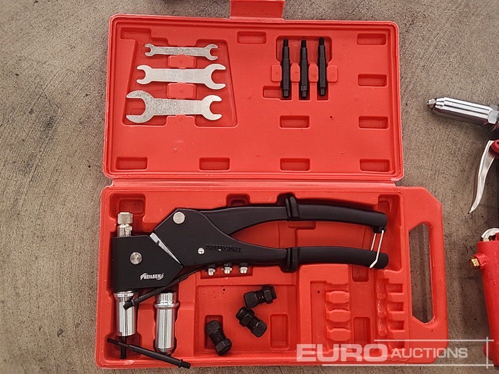Neilsen Rivet Gun, Bits & Pneumatic Hydraulic Riveter - Korjaamolaitteet: kuva Neilsen Rivet Gun, Bits & Pneumatic Hydraulic Riveter - Korjaamolaitteet Neilsen Rivet Gun, Bits & Pneumatic Hydraulic Riveter - Korjaamolaitteet: kuva Neilsen Rivet Gun, Bits & Pneumatic Hydraulic Riveter - Korjaamolaitteet
