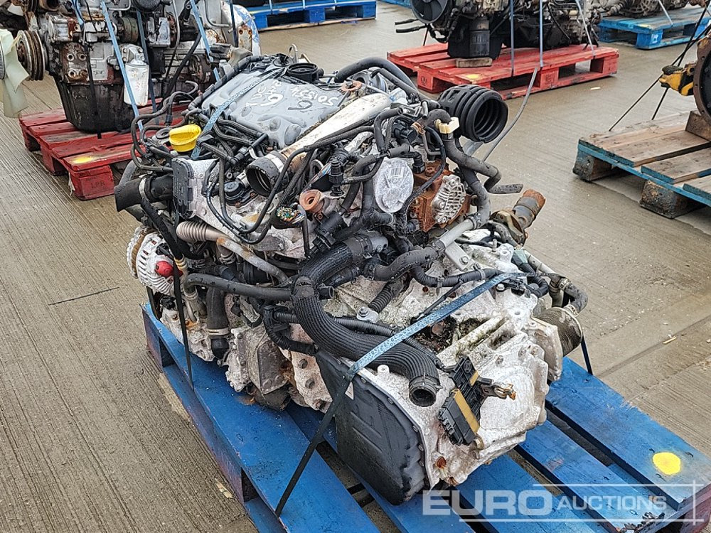 Nissan 4 Cylinder Engine, Gearbox - Moottori: kuva Nissan 4 Cylinder Engine, Gearbox - Moottori Nissan 4 Cylinder Engine, Gearbox - Moottori: kuva Nissan 4 Cylinder Engine, Gearbox - Moottori