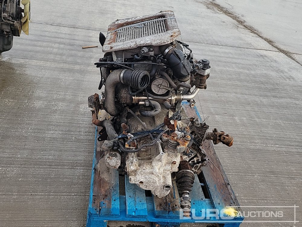 Nissan 4 Cylinder Engine, Gearbox - Moottori: kuva Nissan 4 Cylinder Engine, Gearbox - Moottori Nissan 4 Cylinder Engine, Gearbox - Moottori: kuva Nissan 4 Cylinder Engine, Gearbox - Moottori