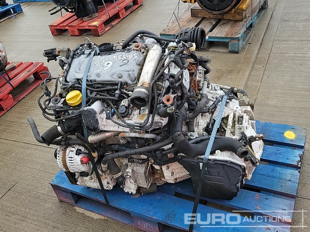 Nissan 4 Cylinder Engine, Gearbox - Moottori: kuva Nissan 4 Cylinder Engine, Gearbox - Moottori Nissan 4 Cylinder Engine, Gearbox - Moottori: kuva Nissan 4 Cylinder Engine, Gearbox - Moottori