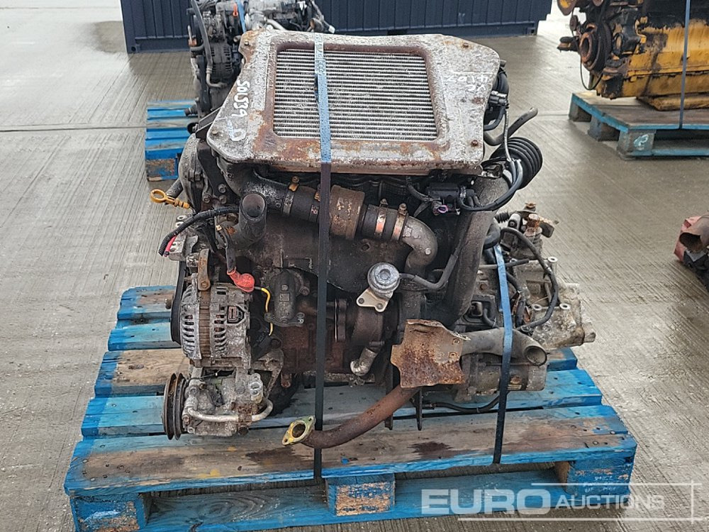 Nissan 4 Cylinder Engine, Gearbox - Moottori: kuva Nissan 4 Cylinder Engine, Gearbox - Moottori Nissan 4 Cylinder Engine, Gearbox - Moottori: kuva Nissan 4 Cylinder Engine, Gearbox - Moottori