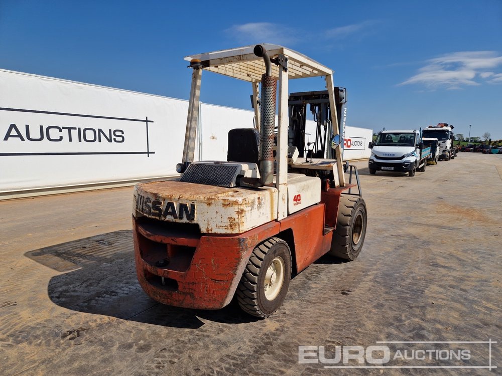 Nissan 4 Ton Diesel Forklift, 3 Stage Freelift Mast, Sideshift - Vastapainotrukki: kuva Nissan 4 Ton Diesel Forklift, 3 Stage Freelift Mast, Sideshift - Vastapainotrukki Nissan 4 Ton Diesel Forklift, 3 Stage Freelift Mast, Sideshift - Vastapainotrukki: kuva Nissan 4 Ton Diesel Forklift, 3 Stage Freelift Mast, Sideshift - Vastapainotrukki