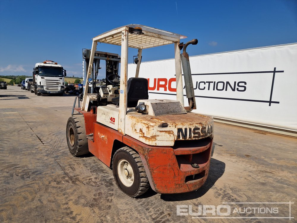 Nissan 4 Ton Diesel Forklift, 3 Stage Freelift Mast, Sideshift - Vastapainotrukki: kuva Nissan 4 Ton Diesel Forklift, 3 Stage Freelift Mast, Sideshift - Vastapainotrukki Nissan 4 Ton Diesel Forklift, 3 Stage Freelift Mast, Sideshift - Vastapainotrukki: kuva Nissan 4 Ton Diesel Forklift, 3 Stage Freelift Mast, Sideshift - Vastapainotrukki