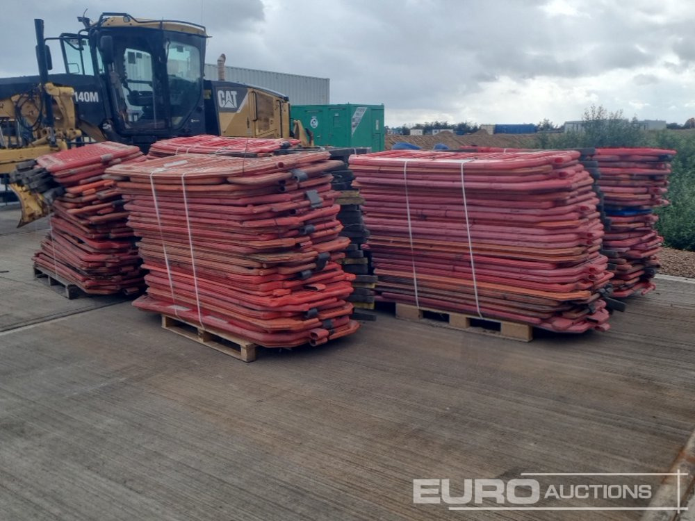 Pallet of Plastic Safety Barriers (5 of) Pallet of Road Signs (3 of) - Rakennustarvikkeet: kuva Pallet of Plastic Safety Barriers (5 of) Pallet of Road Signs (3 of) - Rakennustarvikkeet Pallet of Plastic Safety Barriers (5 of) Pallet of Road Signs (3 of) - Rakennustarvikkeet: kuva Pallet of Plastic Safety Barriers (5 of) Pallet of Road Signs (3 of) - Rakennustarvikkeet