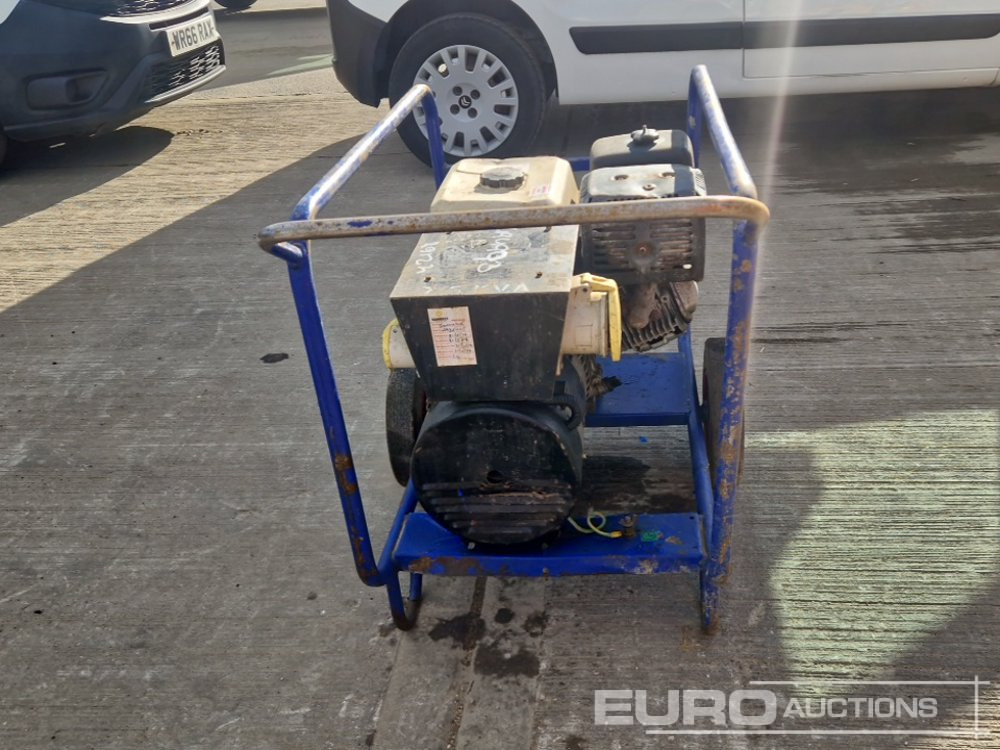 Petrol Generator, Honda Engine - Sähkögeneraattori: kuva Petrol Generator, Honda Engine - Sähkögeneraattori Petrol Generator, Honda Engine - Sähkögeneraattori: kuva Petrol Generator, Honda Engine - Sähkögeneraattori