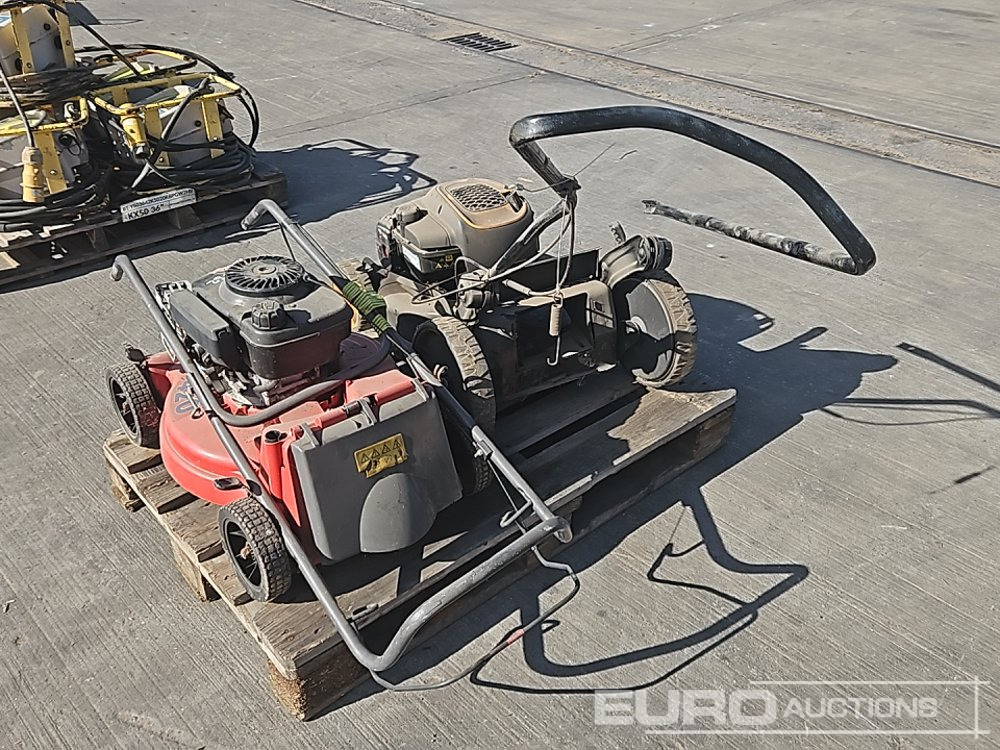 Petrol Walk Behind Lawnmower (2 of) - Ruohonleikkuri: kuva Petrol Walk Behind Lawnmower (2 of) - Ruohonleikkuri Petrol Walk Behind Lawnmower (2 of) - Ruohonleikkuri: kuva Petrol Walk Behind Lawnmower (2 of) - Ruohonleikkuri