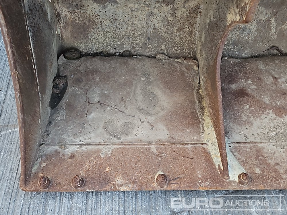 Kauha Rhinox 60" Ditching Bucket 45mm Pin to suit 4-6 Ton Excavator: kuva Kauha Rhinox 60" Ditching Bucket 45mm Pin to suit 4-6 Ton Excavator Kauha Rhinox 60" Ditching Bucket 45mm Pin to suit 4-6 Ton Excavator: kuva Kauha Rhinox 60" Ditching Bucket 45mm Pin to suit 4-6 Ton Excavator