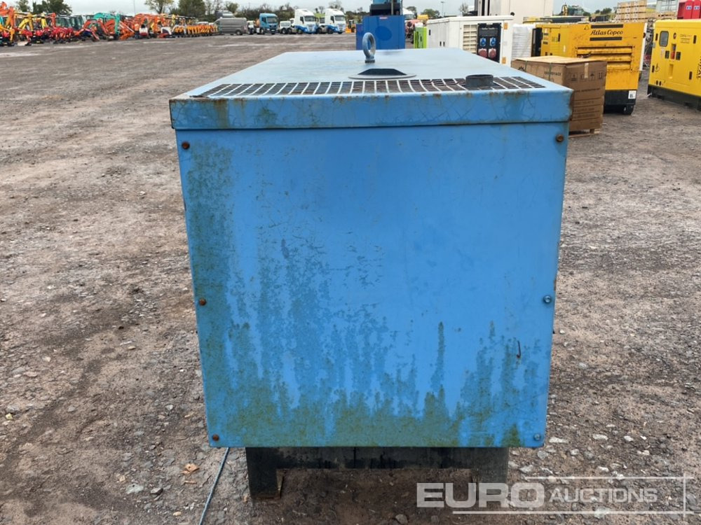 SDMO 15Kva Diesel Generator - Sähkögeneraattori: kuva SDMO 15Kva Diesel Generator - Sähkögeneraattori SDMO 15Kva Diesel Generator - Sähkögeneraattori: kuva SDMO 15Kva Diesel Generator - Sähkögeneraattori