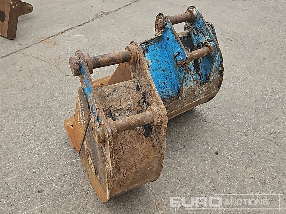 Strickland 24", 12" Digging Bucket 45mm Pin to suit 4-6 Ton Excavator - Kauha: kuva Strickland 24", 12" Digging Bucket 45mm Pin to suit 4-6 Ton Excavator - Kauha Strickland 24", 12" Digging Bucket 45mm Pin to suit 4-6 Ton Excavator - Kauha: kuva Strickland 24", 12" Digging Bucket 45mm Pin to suit 4-6 Ton Excavator - Kauha