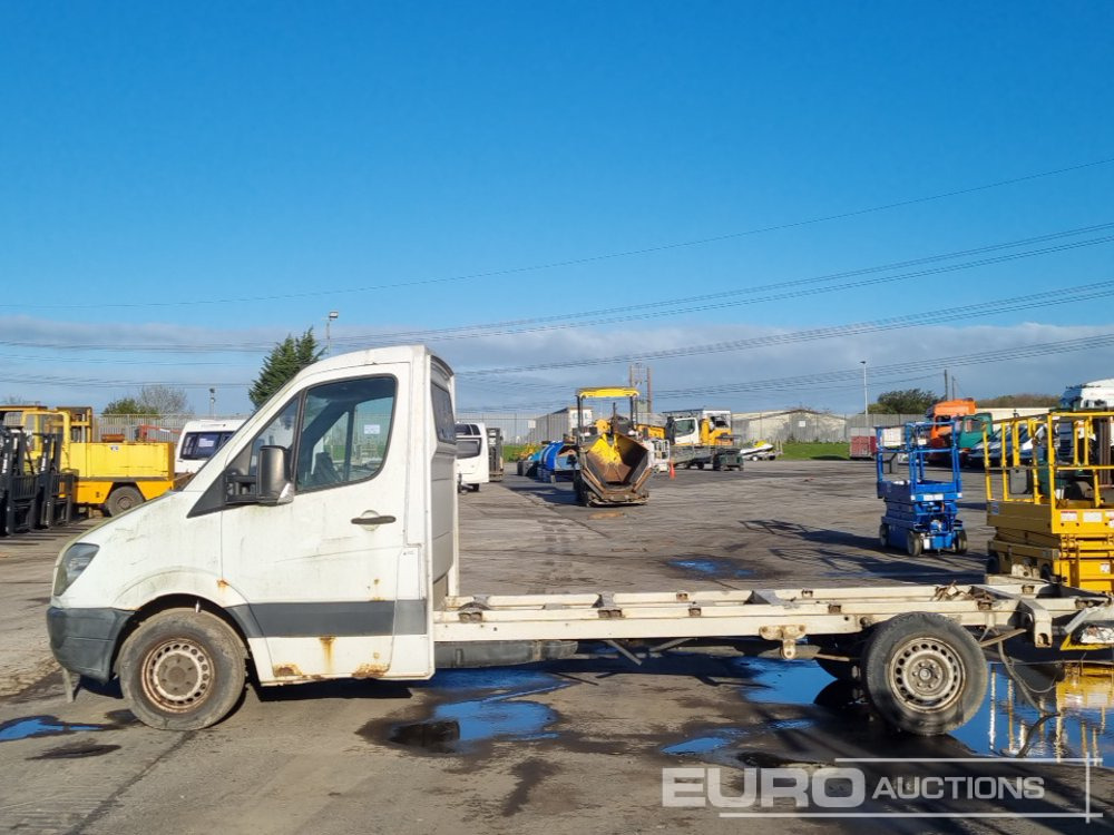 2007 Mercedes 4x2 Chassis Cab (Non Runner) - Tavara-auto: kuva 2007 Mercedes 4x2 Chassis Cab (Non Runner) - Tavara-auto 2007 Mercedes 4x2 Chassis Cab (Non Runner) - Tavara-auto: kuva 2007 Mercedes 4x2 Chassis Cab (Non Runner) - Tavara-auto