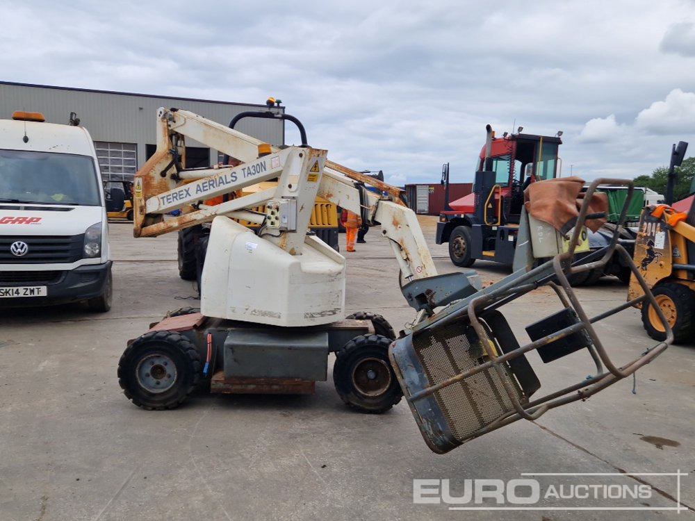 Terex TA30N - Henkilönostin: kuva Terex TA30N - Henkilönostin Terex TA30N - Henkilönostin: kuva Terex TA30N - Henkilönostin