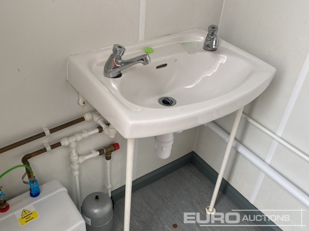 Thurston 20' x 9' Toilet Block (Keys in Office) (Cannot Be Reconsigned) - Merikontti: kuva Thurston 20' x 9' Toilet Block (Keys in Office) (Cannot Be Reconsigned) - Merikontti Thurston 20' x 9' Toilet Block (Keys in Office) (Cannot Be Reconsigned) - Merikontti: kuva Thurston 20' x 9' Toilet Block (Keys in Office) (Cannot Be Reconsigned) - Merikontti