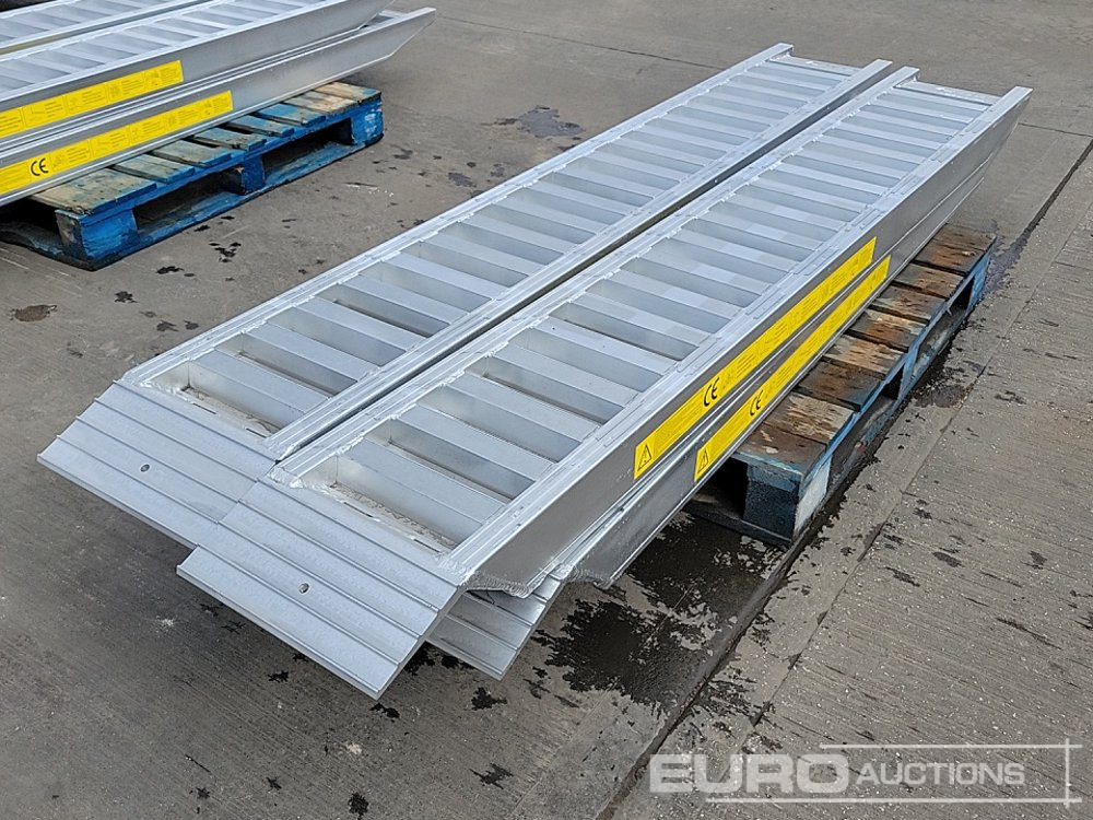 Unused Aluminium Low Loader Ramps (4 of) - Rakennustarvikkeet: kuva Unused Aluminium Low Loader Ramps (4 of) - Rakennustarvikkeet Unused Aluminium Low Loader Ramps (4 of) - Rakennustarvikkeet: kuva Unused Aluminium Low Loader Ramps (4 of) - Rakennustarvikkeet