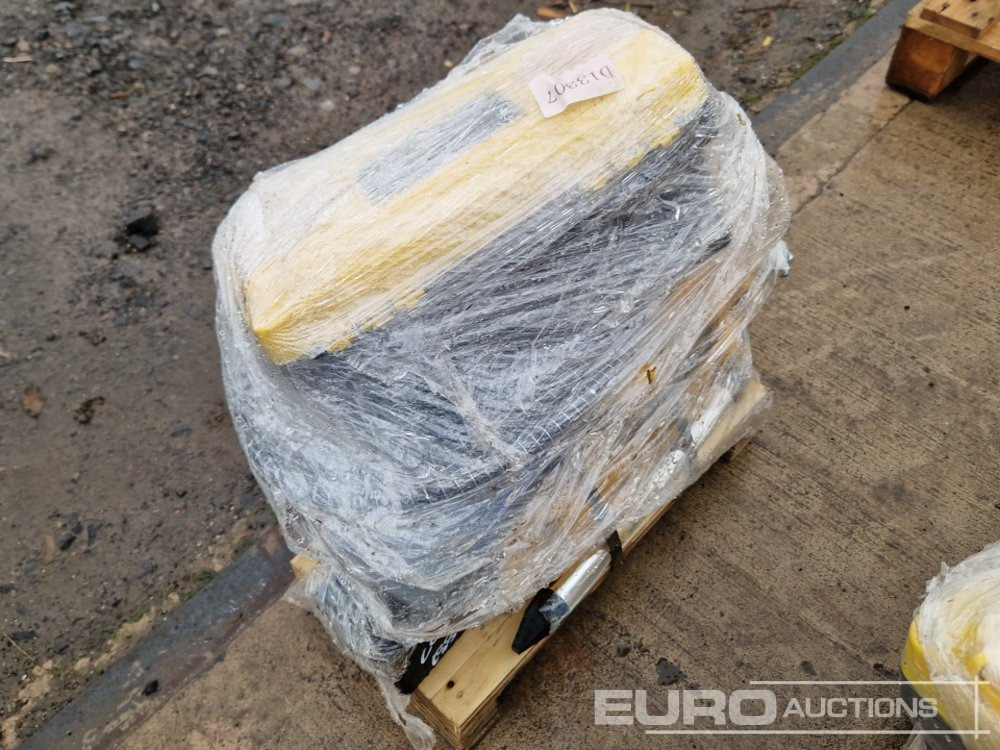 Unused Hydraulic Breaker to suit Mini Excavator - Iskuvasara: kuva  Unused Hydraulic Breaker to suit Mini Excavator - Iskuvasara Unused Hydraulic Breaker to suit Mini Excavator - Iskuvasara: kuva  Unused Hydraulic Breaker to suit Mini Excavator - Iskuvasara