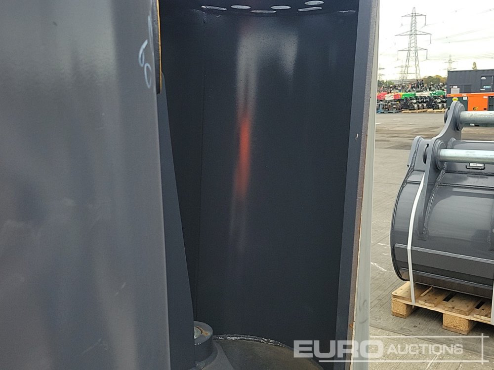 Uusi Kauha Unused Strickland 60", 60", 60", 60" Ditching Bucket 50mm to suit 6-8 Ton Excavator: kuva Uusi Kauha Unused Strickland 60", 60", 60", 60" Ditching Bucket 50mm to suit 6-8 Ton Excavator