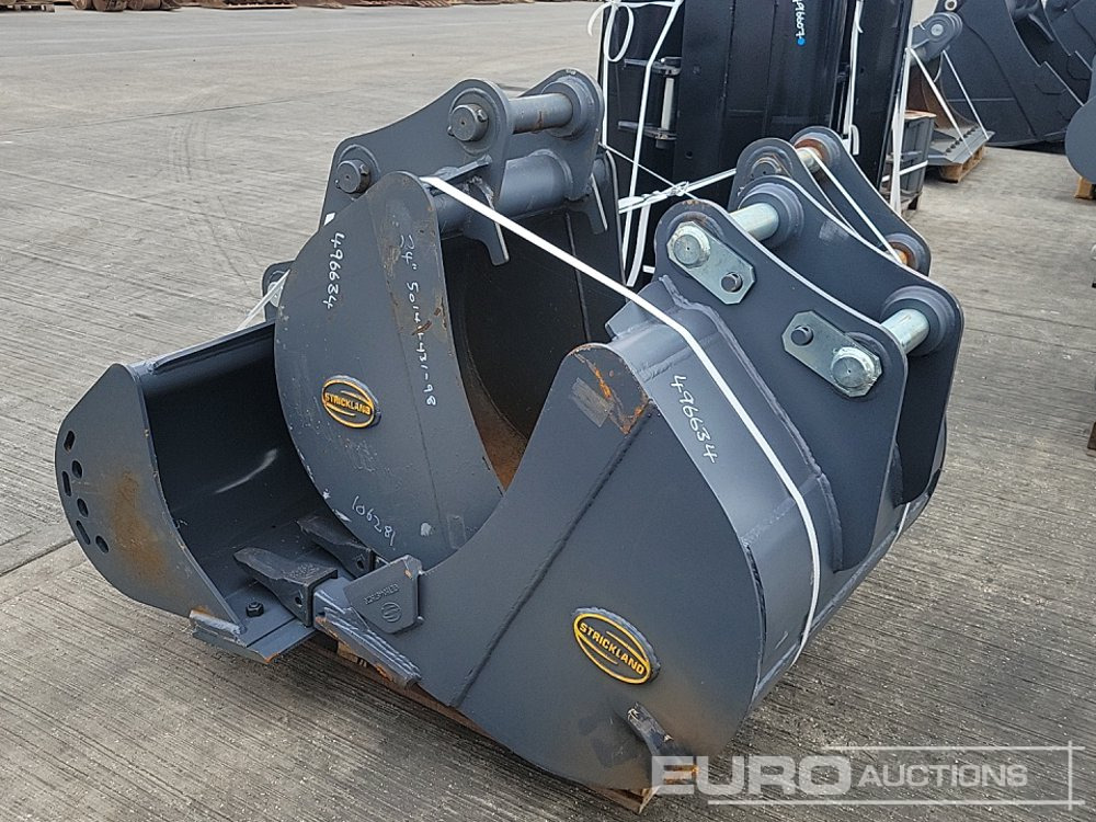 Unused Strickland 60" Ditching, 36", 24", 18" Digging Bucket 60mm to suit 10 Ton Excavator - Kauha: kuva Unused Strickland 60" Ditching, 36", 24", 18" Digging Bucket 60mm to suit 10 Ton Excavator - Kauha Unused Strickland 60" Ditching, 36", 24", 18" Digging Bucket 60mm to suit 10 Ton Excavator - Kauha: kuva Unused Strickland 60" Ditching, 36", 24", 18" Digging Bucket 60mm to suit 10 Ton Excavator - Kauha