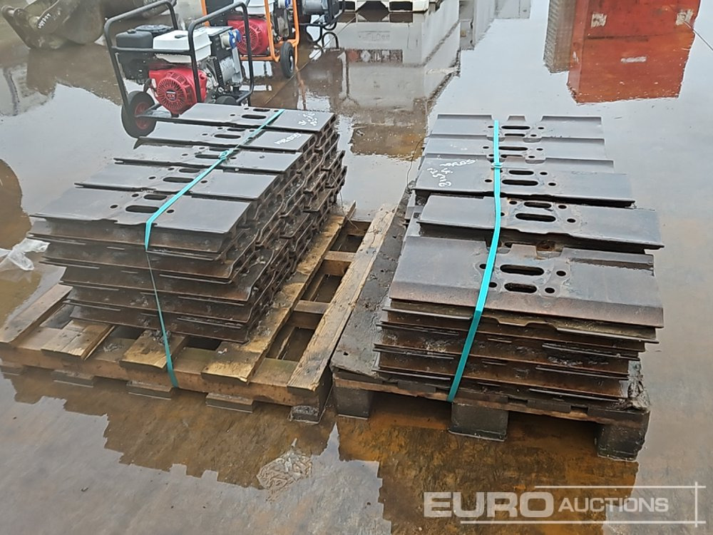 Pallet of 600mm Track Pads to suit Cat 330F (2 of) - Varaosat: kuva Pallet of 600mm Track Pads to suit Cat 330F (2 of) - Varaosat Pallet of 600mm Track Pads to suit Cat 330F (2 of) - Varaosat: kuva Pallet of 600mm Track Pads to suit Cat 330F (2 of) - Varaosat