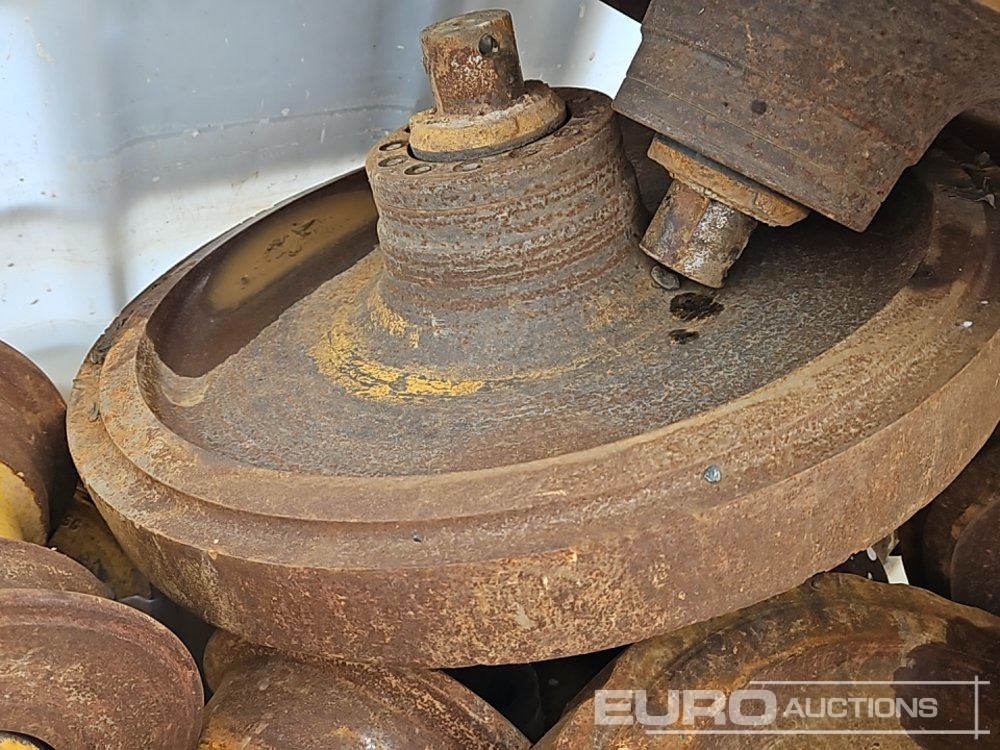 Stillage of Rollers & Idlers to suit Cat D6 LGP System - Varaosat: kuva Stillage of Rollers & Idlers to suit Cat D6 LGP System - Varaosat Stillage of Rollers & Idlers to suit Cat D6 LGP System - Varaosat: kuva Stillage of Rollers & Idlers to suit Cat D6 LGP System - Varaosat