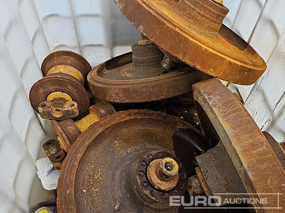 Stillage of Rollers & Idlers to suit Cat D6 LGP System - Varaosat: kuva Stillage of Rollers & Idlers to suit Cat D6 LGP System - Varaosat Stillage of Rollers & Idlers to suit Cat D6 LGP System - Varaosat: kuva Stillage of Rollers & Idlers to suit Cat D6 LGP System - Varaosat