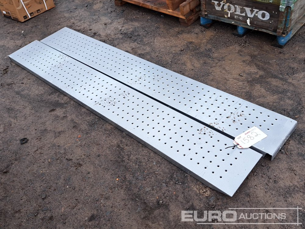 Unused 8' Aluminium Loading Ramp (2 of) - Varaosat: kuva Unused 8' Aluminium Loading Ramp (2 of) - Varaosat Unused 8' Aluminium Loading Ramp (2 of) - Varaosat: kuva Unused 8' Aluminium Loading Ramp (2 of) - Varaosat