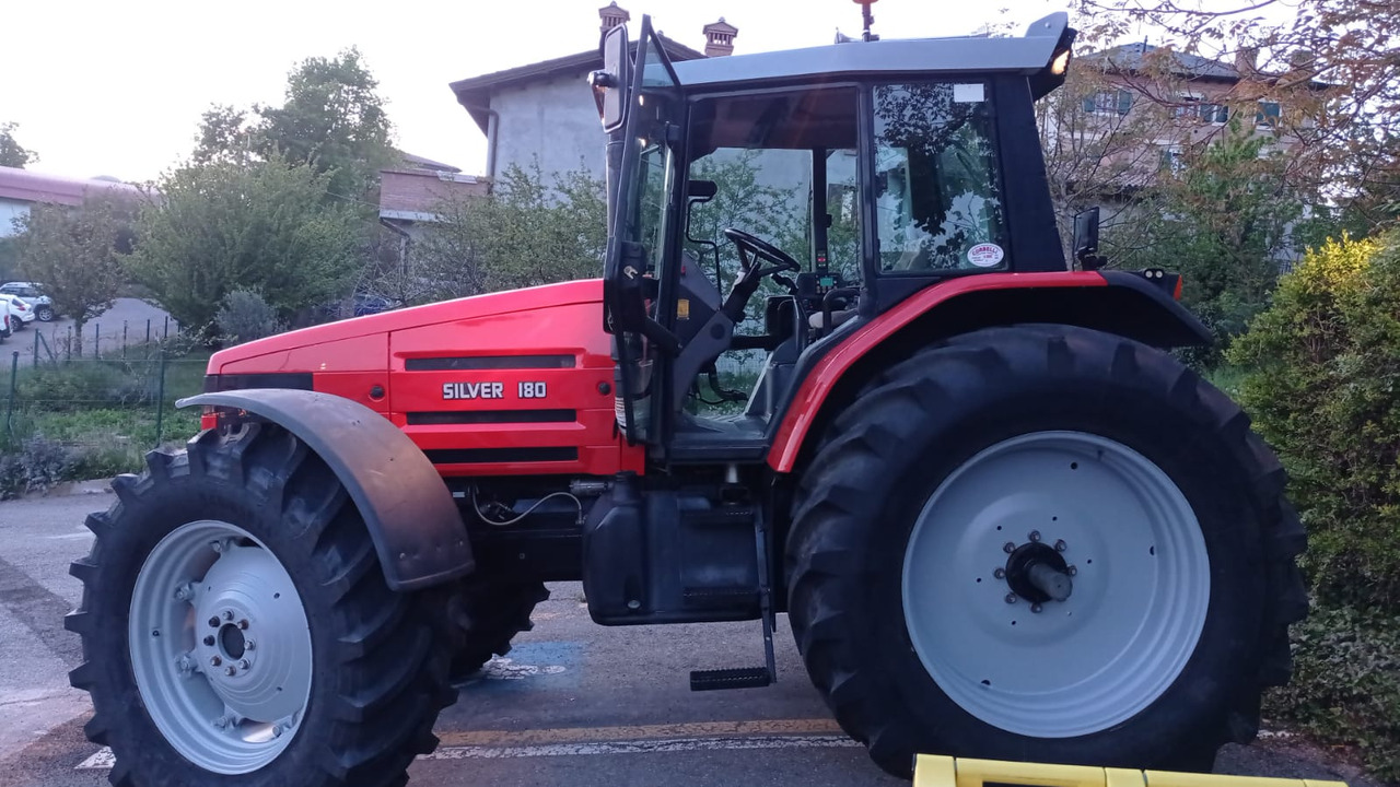 Trattore usato Same SILVER 180 - Traktori: kuva  Trattore usato Same SILVER 180 - Traktori Trattore usato Same SILVER 180 - Traktori: kuva  Trattore usato Same SILVER 180 - Traktori