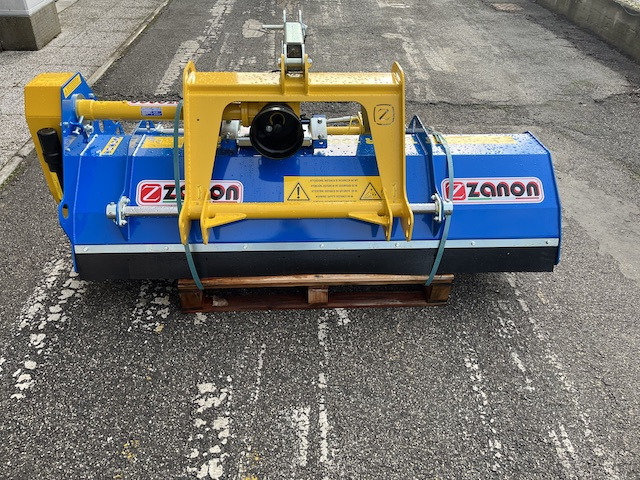 Zanon TFM2R 1900 - Kesantomurskain: kuva Zanon TFM2R 1900 - Kesantomurskain Zanon TFM2R 1900 - Kesantomurskain: kuva Zanon TFM2R 1900 - Kesantomurskain