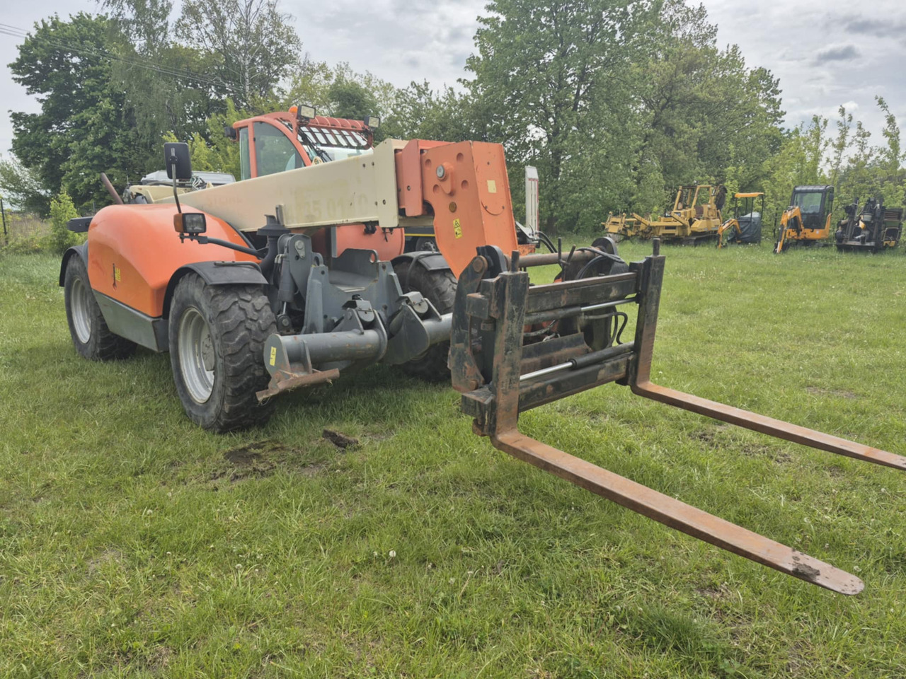 JLG 4013 - Teleskooppikuormaaja: kuva JLG 4013 - Teleskooppikuormaaja JLG 4013 - Teleskooppikuormaaja: kuva JLG 4013 - Teleskooppikuormaaja