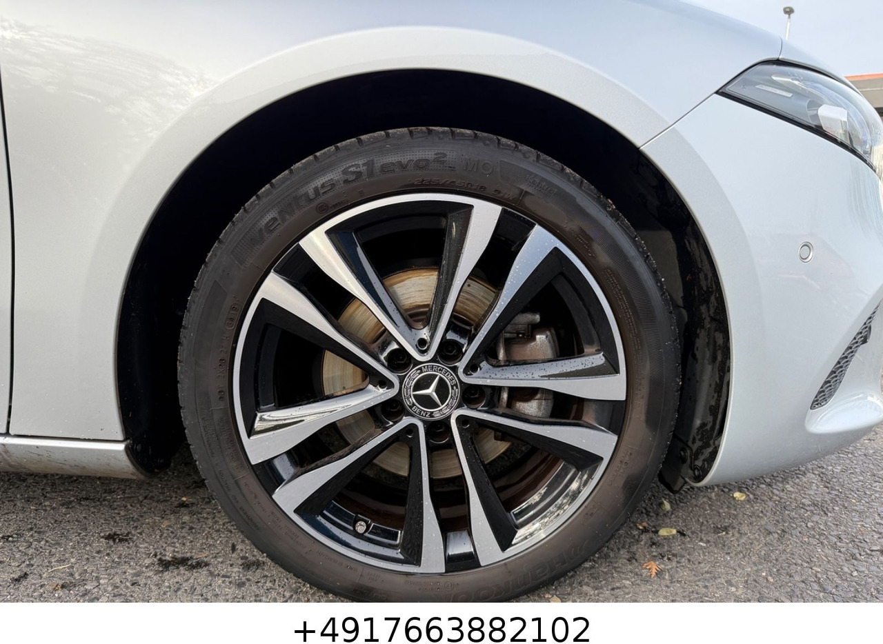 Mercedes-Benz A 200 Lim./LED/KAMERA/NAVI/SITZHZG. - Sedan: kuva Mercedes-Benz A 200 Lim./LED/KAMERA/NAVI/SITZHZG. - Sedan Mercedes-Benz A 200 Lim./LED/KAMERA/NAVI/SITZHZG. - Sedan: kuva Mercedes-Benz A 200 Lim./LED/KAMERA/NAVI/SITZHZG. - Sedan