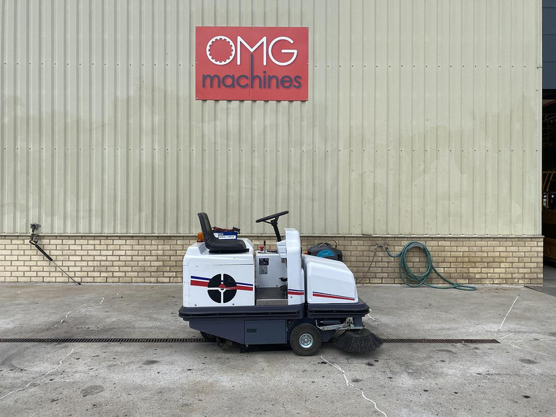 Dulevo 1100 EH, Veegmachine, Hoogkieper - Lakaisuauto: kuva Dulevo 1100 EH, Veegmachine, Hoogkieper - Lakaisuauto Dulevo 1100 EH, Veegmachine, Hoogkieper - Lakaisuauto: kuva Dulevo 1100 EH, Veegmachine, Hoogkieper - Lakaisuauto