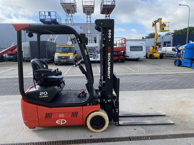 EP CPD20L2, Heftruck, 2 ton, Lithium accu - Sähkötrukki: kuva EP CPD20L2, Heftruck, 2 ton, Lithium accu - Sähkötrukki EP CPD20L2, Heftruck, 2 ton, Lithium accu - Sähkötrukki: kuva EP CPD20L2, Heftruck, 2 ton, Lithium accu - Sähkötrukki