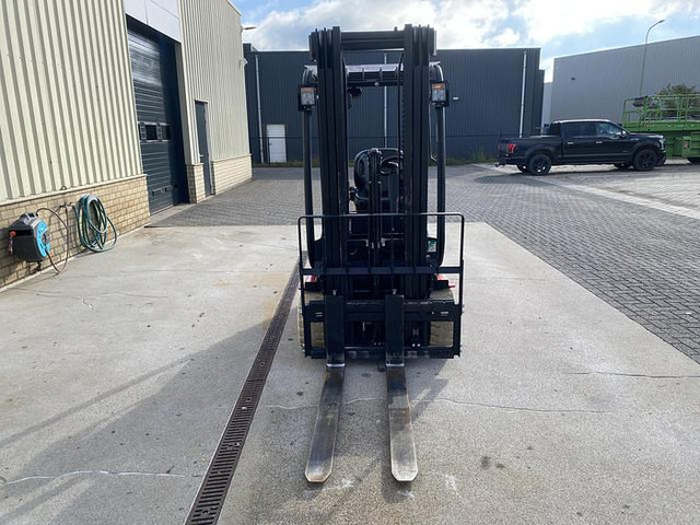 EP CPD20L2, Heftruck, 2 ton, Lithium accu - Sähkötrukki: kuva EP CPD20L2, Heftruck, 2 ton, Lithium accu - Sähkötrukki EP CPD20L2, Heftruck, 2 ton, Lithium accu - Sähkötrukki: kuva EP CPD20L2, Heftruck, 2 ton, Lithium accu - Sähkötrukki