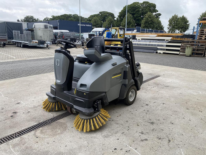 Kärcher KM 105/110 R Bp, Veegmachine, hoogkieper - Lakaisuauto: kuva Kärcher KM 105/110 R Bp, Veegmachine, hoogkieper - Lakaisuauto Kärcher KM 105/110 R Bp, Veegmachine, hoogkieper - Lakaisuauto: kuva Kärcher KM 105/110 R Bp, Veegmachine, hoogkieper - Lakaisuauto