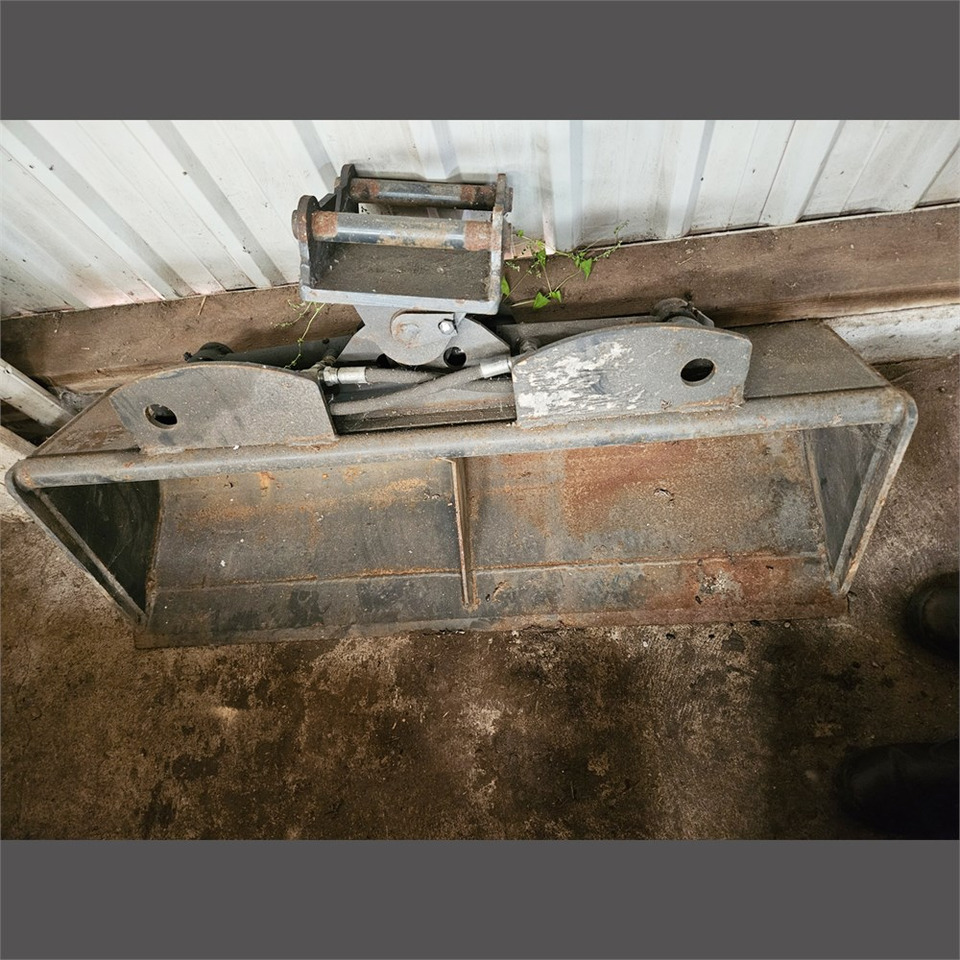 Kaivinkoneen kauha - Rakennuskoneet ABC 120 cm: kuva Kaivinkoneen kauha - Rakennuskoneet ABC 120 cm